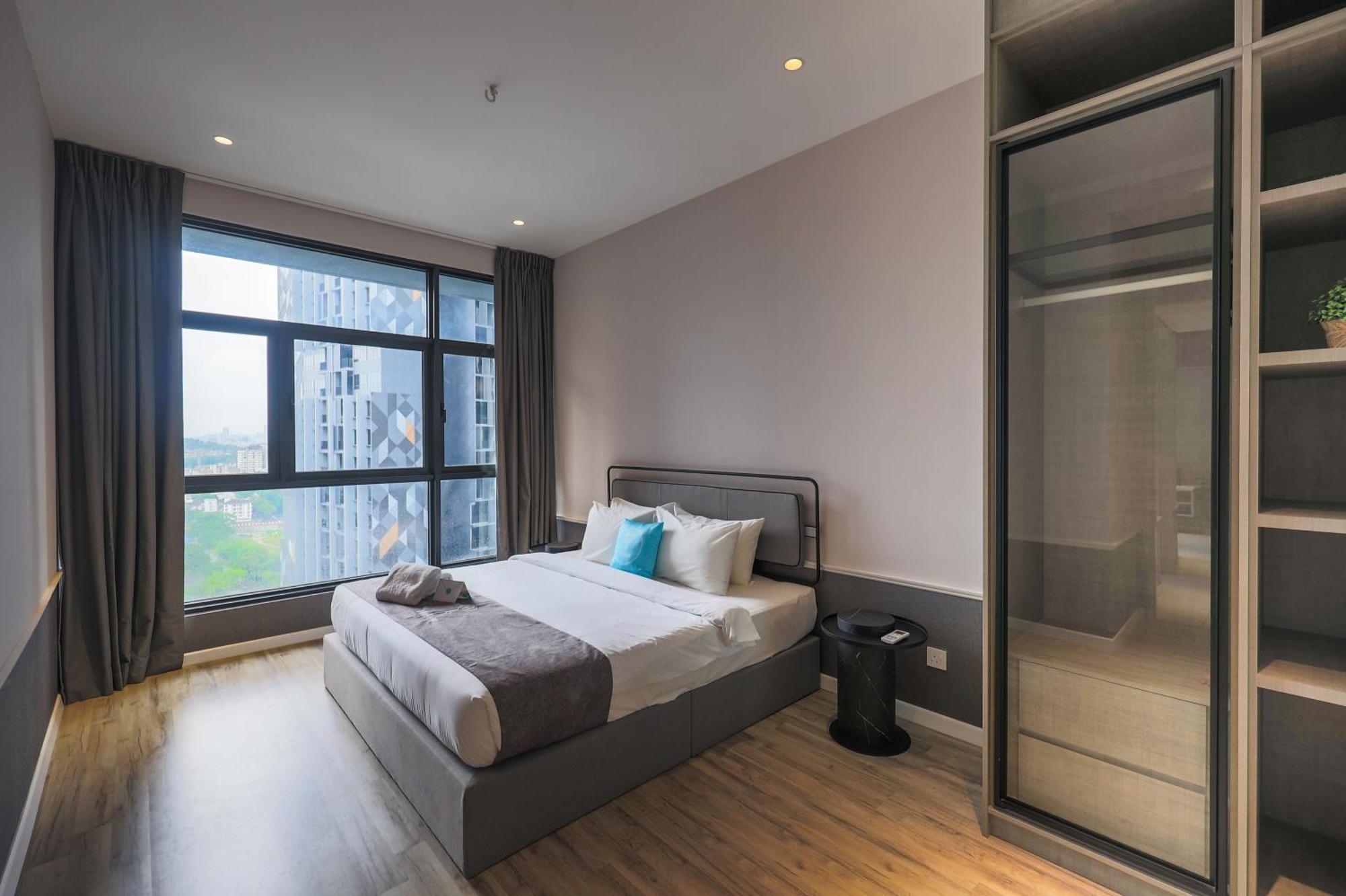 Millerz Square By Mykey Leilighet Kuala Lumpur Eksteriør bilde A bedroom at the hotel