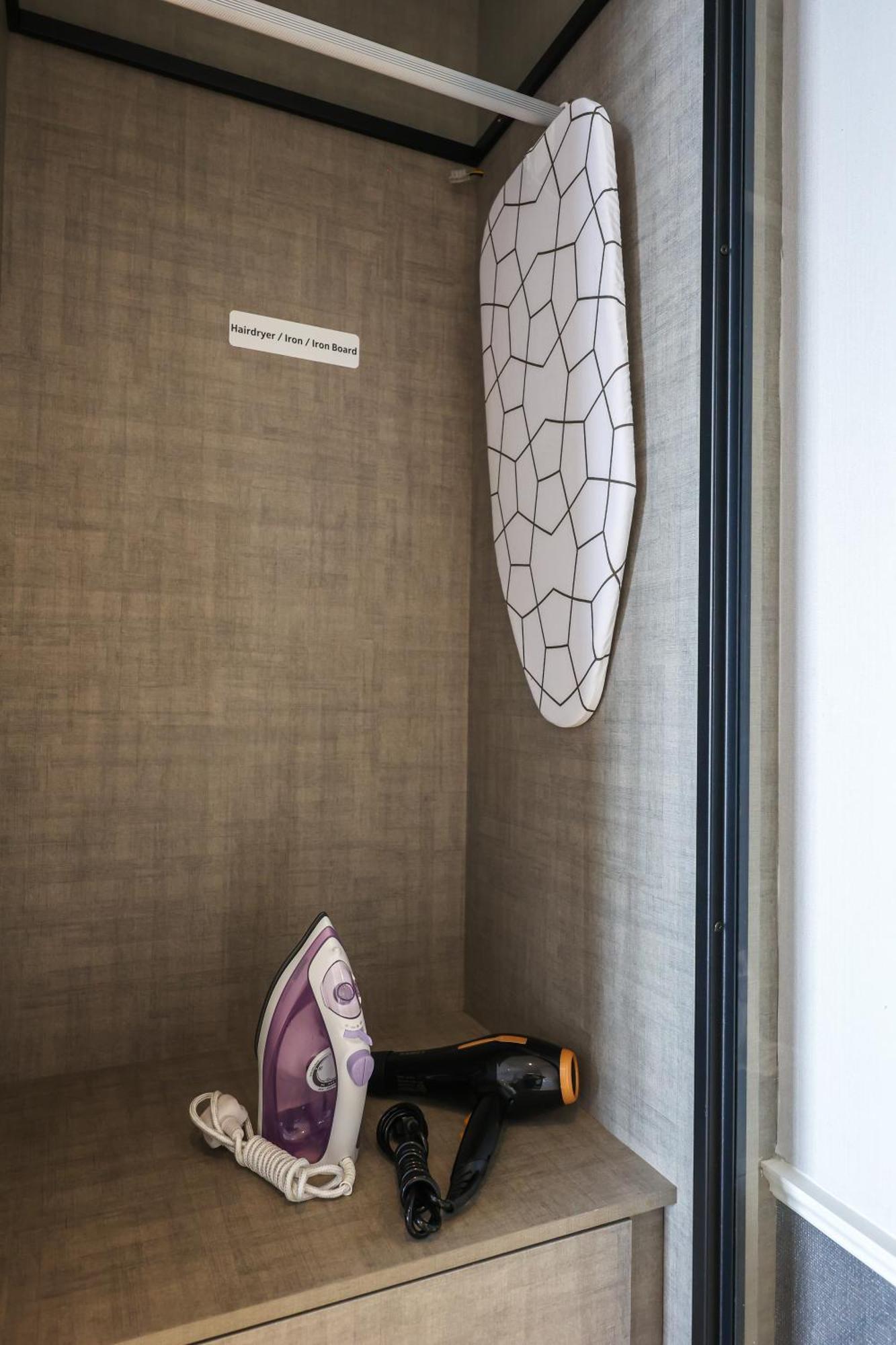 Millerz Square By Mykey Leilighet Kuala Lumpur Eksteriør bilde A refrigerator with a built-in ironing board
